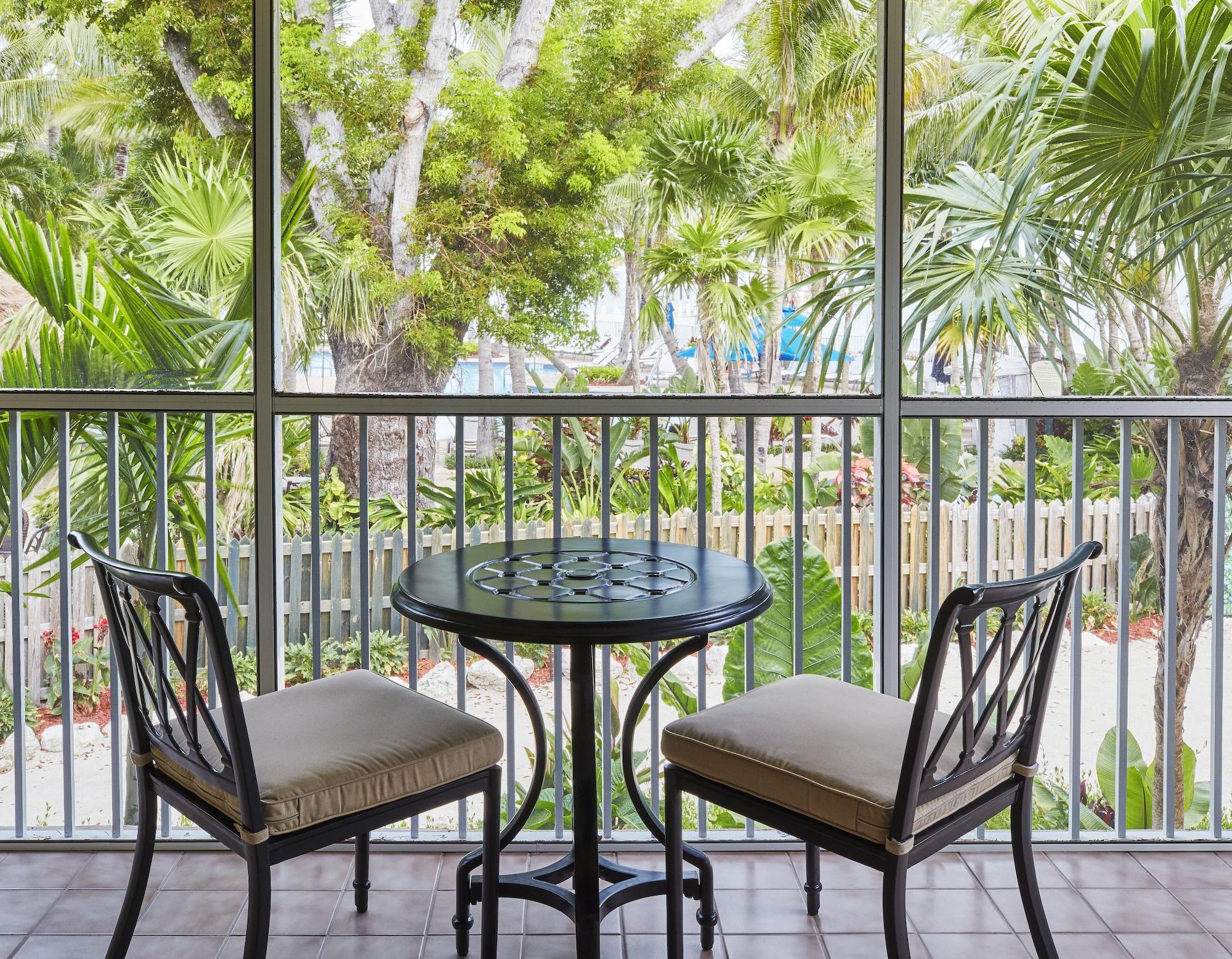 Cheeca Lodge & Spa Islamorada Exterior foto A screened-in balcony