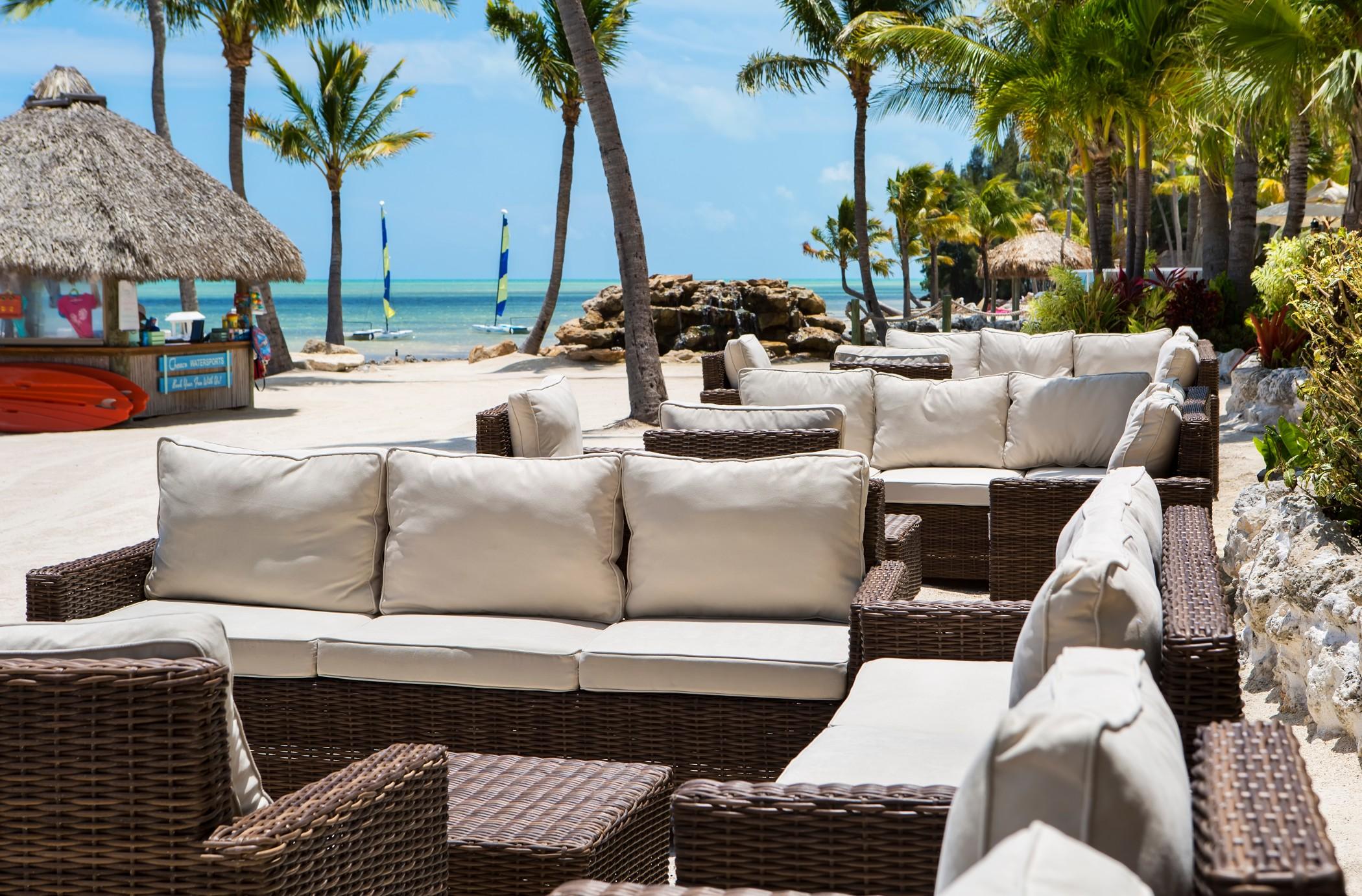 Cheeca Lodge & Spa Islamorada Exterior foto Beachfront lounge at the resort